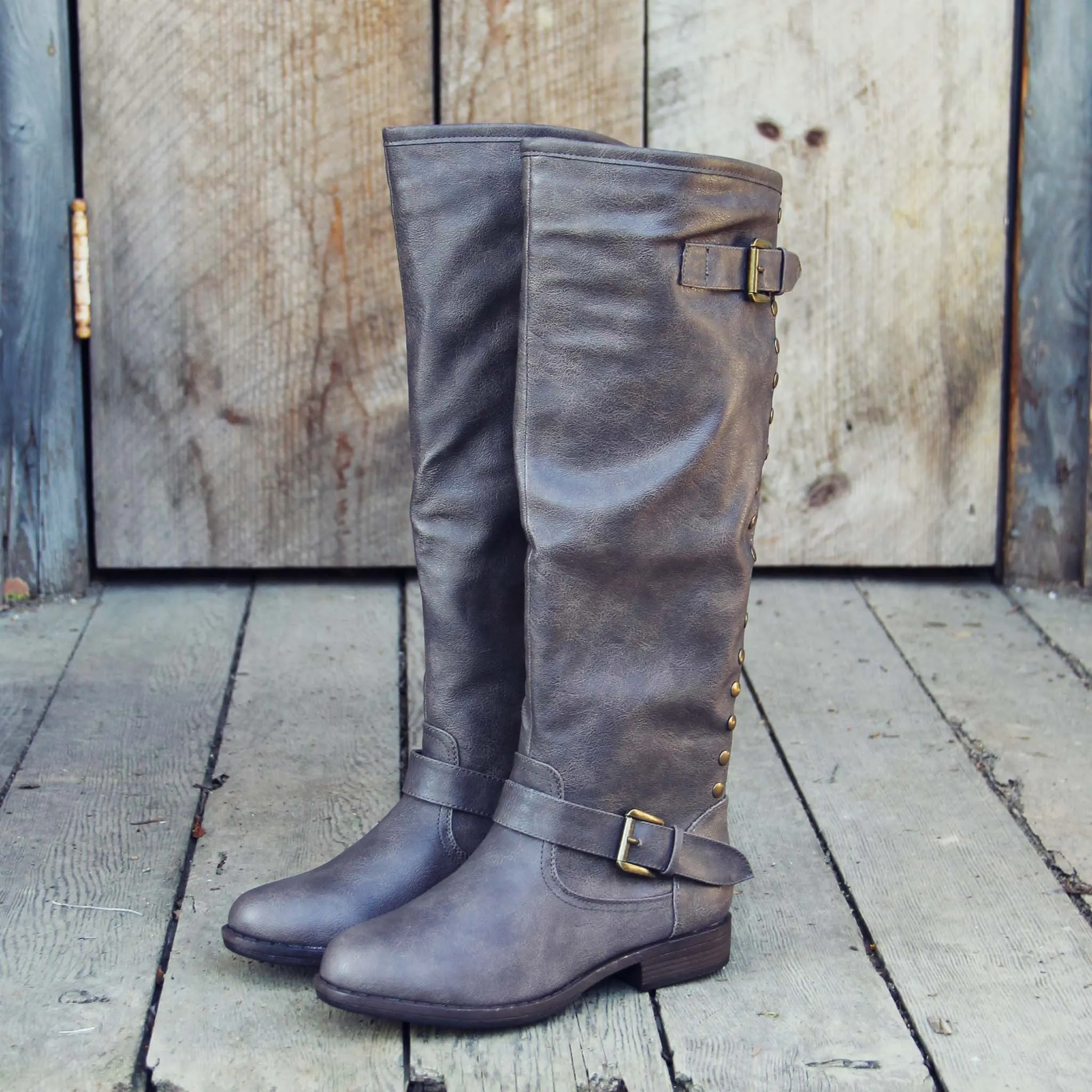 The Freestone Boots in Gray